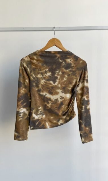 (JER4) Remera Bote Irregular Jenis
