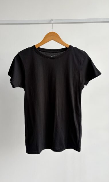 (IO) Remera Cuello Redondo de Algodón Imp.