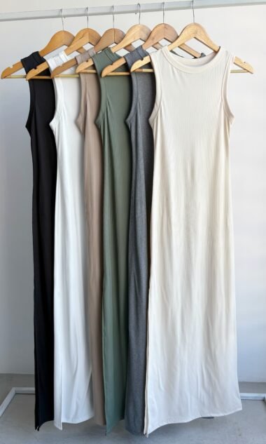 (MOV3) Vestido Largo Cuello Bote Con Tajo Morley