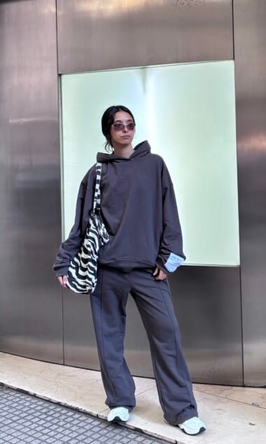 (ARB6) Buzo Oversize Con Bolsillos Internos Con Etiqueta Cotton (FW26)