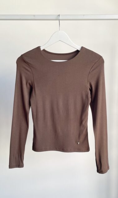 (HR12) Remera Básica Cuello Redondo Con Vista ML - con dije (FW26)