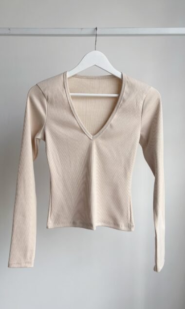 (MAR20) - Remera Escote V Guia Finita Morley Algodon (FW26)