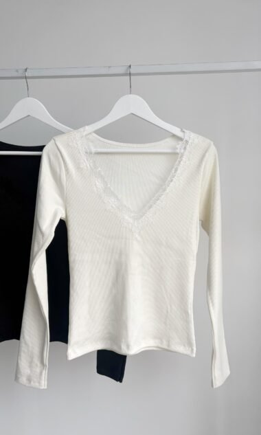 (PMAR1) Remera de Morley Algodon Escote V con Puntilla