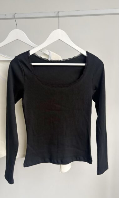 (PMAR2) Remera de Morley Algodon Cuello U con Puntilla