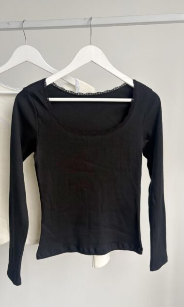(PMAR2) Remera de Morley Algodon Cuello U con Puntilla
