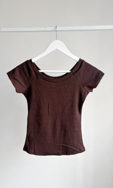 (MAR26) Remera Cuello Abierto Raglan Guia Morley Algodón (SS27)