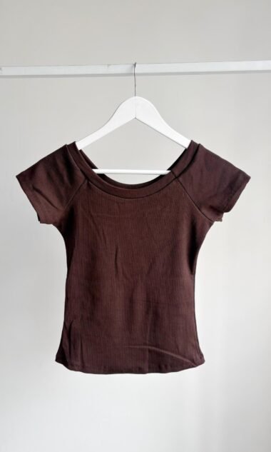 (MAR26) Remera Cuello Abierto Raglan Guia Morley Algodón (SS27)