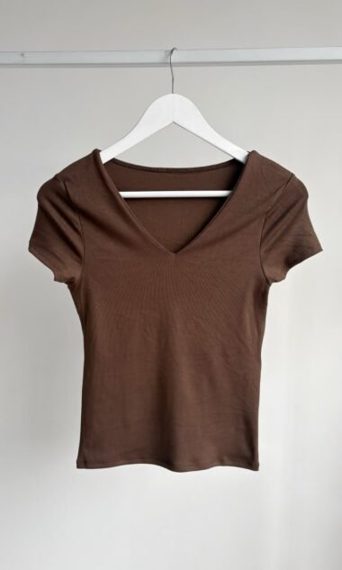 (HR18) Remera Escote V Con Vista Hermes (SS27)
