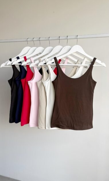 (MSM2-1) Musculosa Doble Delantera Escote U Soft (SS27)
