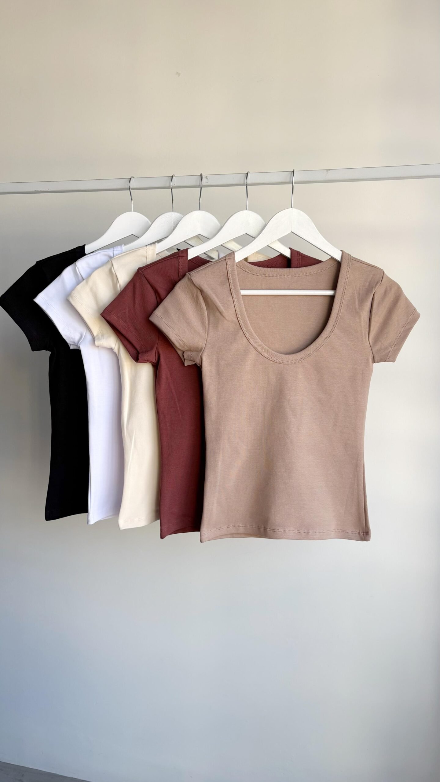 (PACK-RAR3) Remera Cuello Abierto U Ribb Algodón